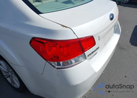 2013 Subaru Legacy 2.5I Premium из США, поврежденный, VIN 4S3BMCG68D3044132